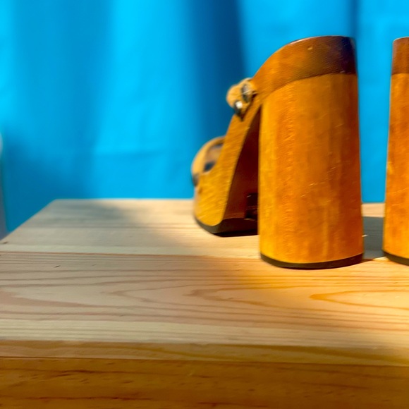 VINTAGE STEVE MADDEN WODDEN SANDALS SIZE. 6 - Picture 12 of 16